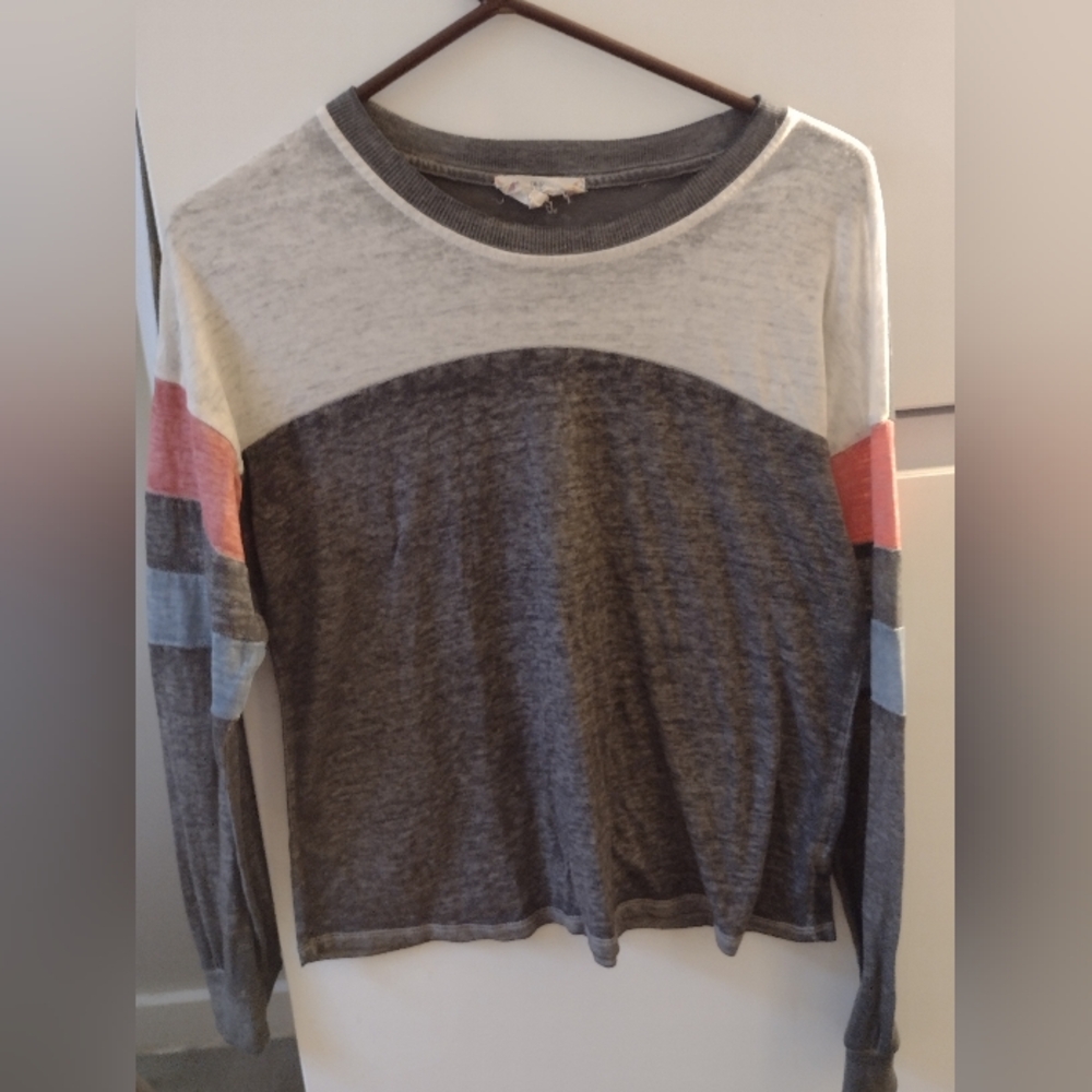 Pink Rose Boxy Gray and White Long Sleeve Sweatshirt Size Junior S.